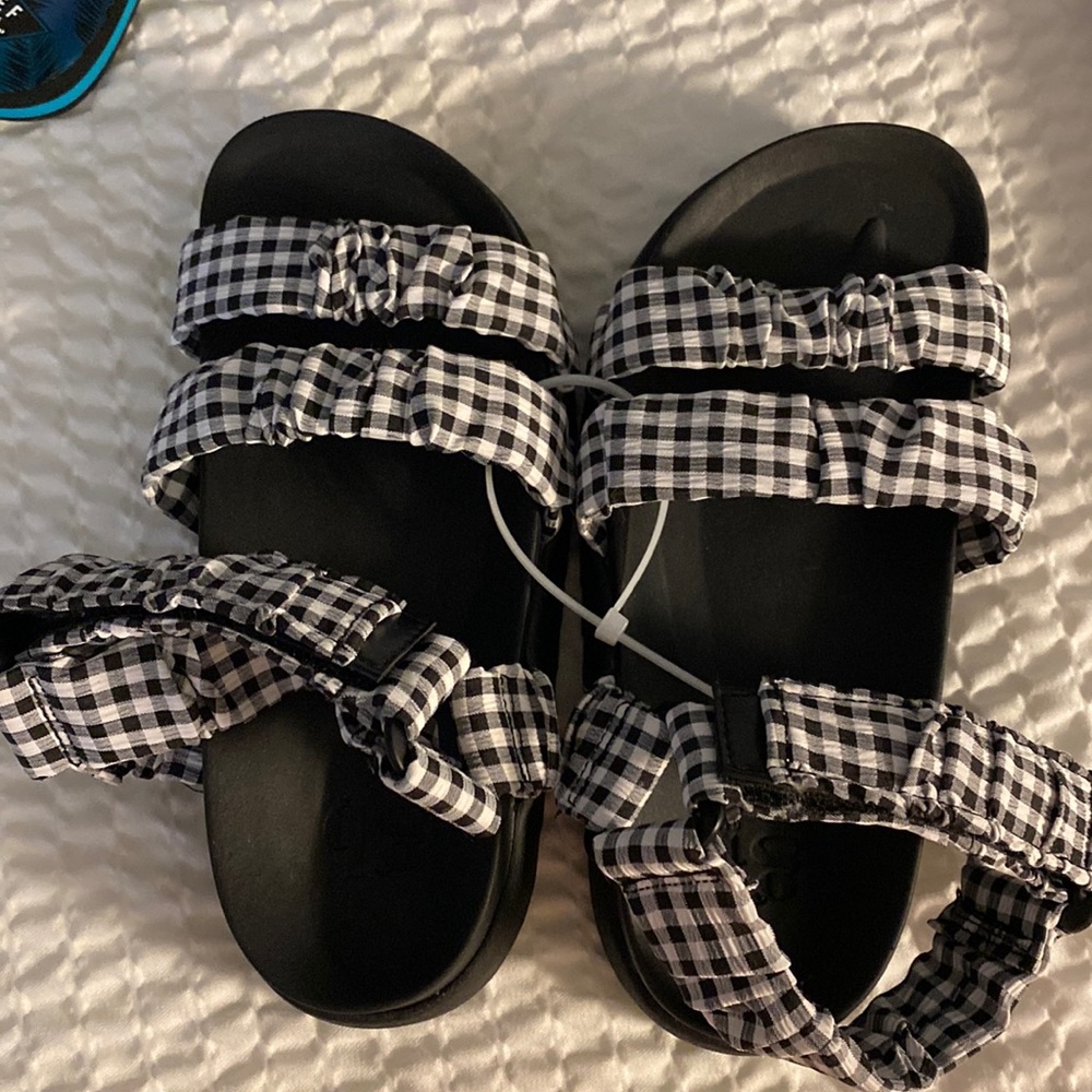 NWT girls GB sandals 13m